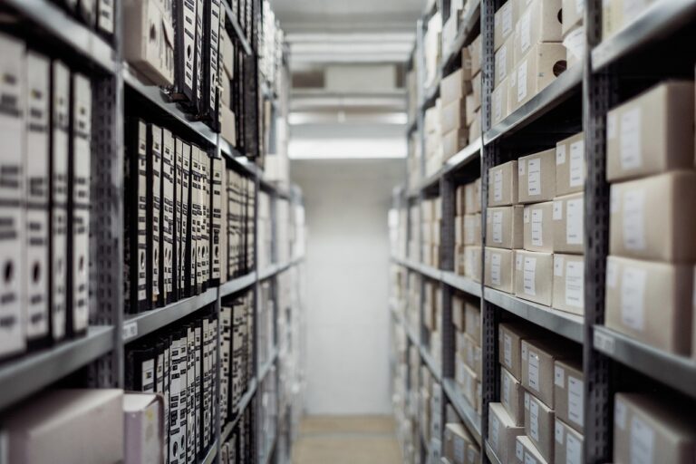Quels sont les différents types d'archives intermédiaires dans une entreprise ?
