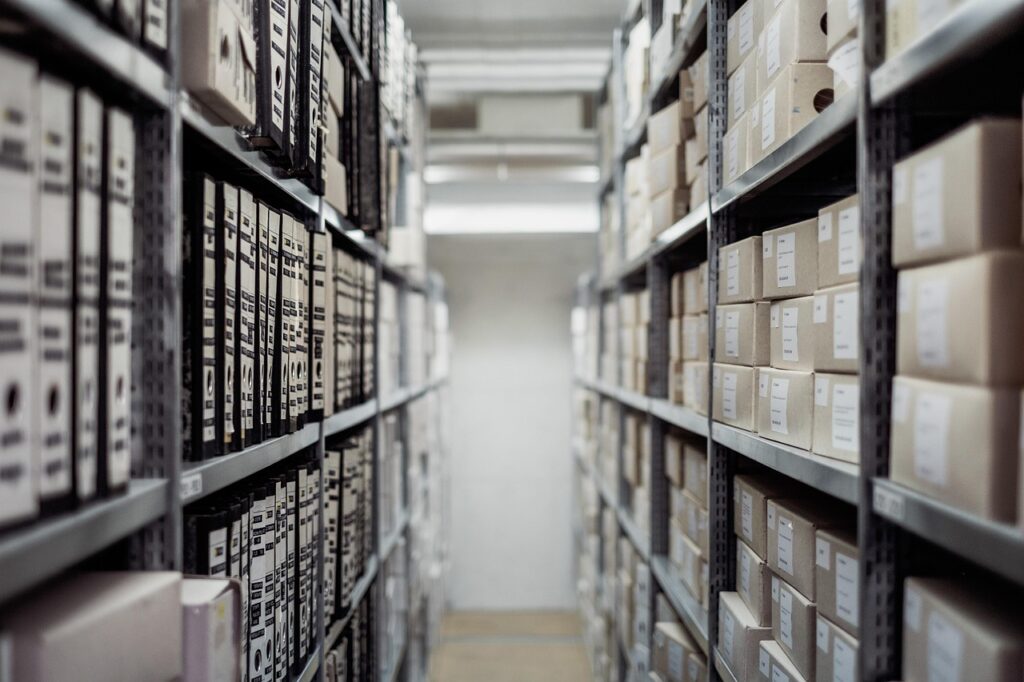 Quels sont les différents types d'archives intermédiaires dans une entreprise ?