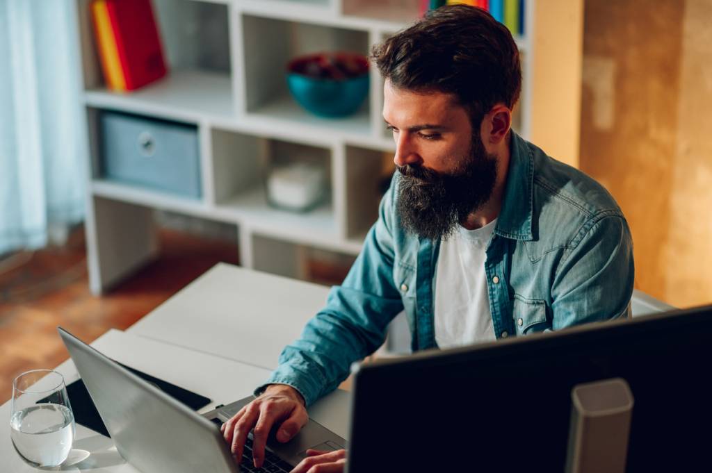 référencement agence web outils suivi positionnement optimiser SEO site internet mots clés webmarketing marketing digital communication