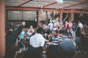 Anniversaire d’entreprise : la checklist pour une fête qui marque les esprits